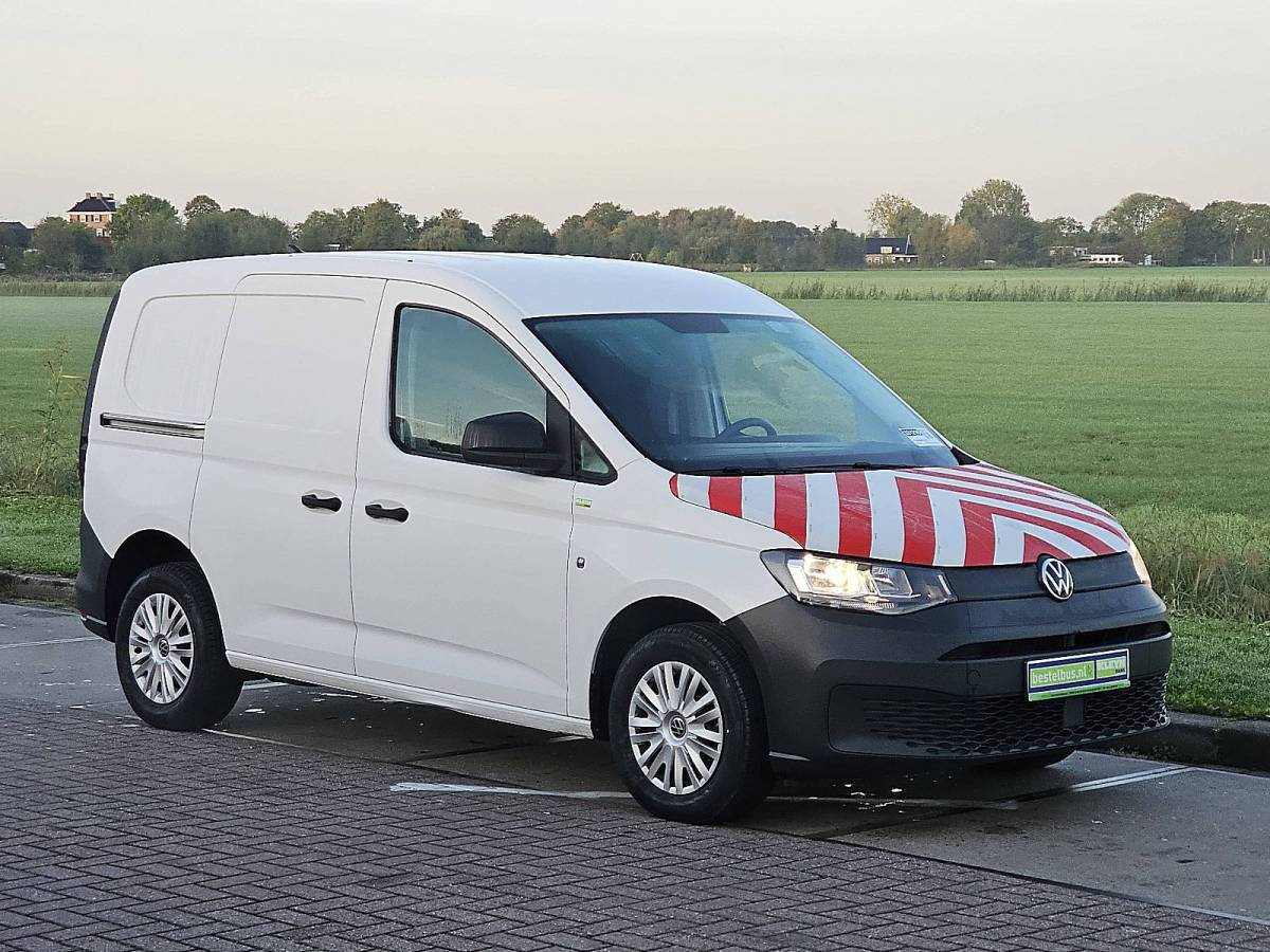 Volkswagen Caddy VOLKSWAGEN CADDY 2.0 L1 CarPlay BPM-Vrij Airco Parkeersensoren Euro6!