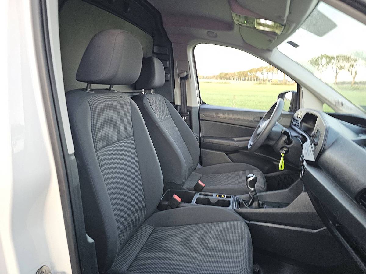 Volkswagen Caddy VOLKSWAGEN CADDY 2.0 L1 CarPlay BPM-Vrij Airco Parkeersensoren Euro6!
