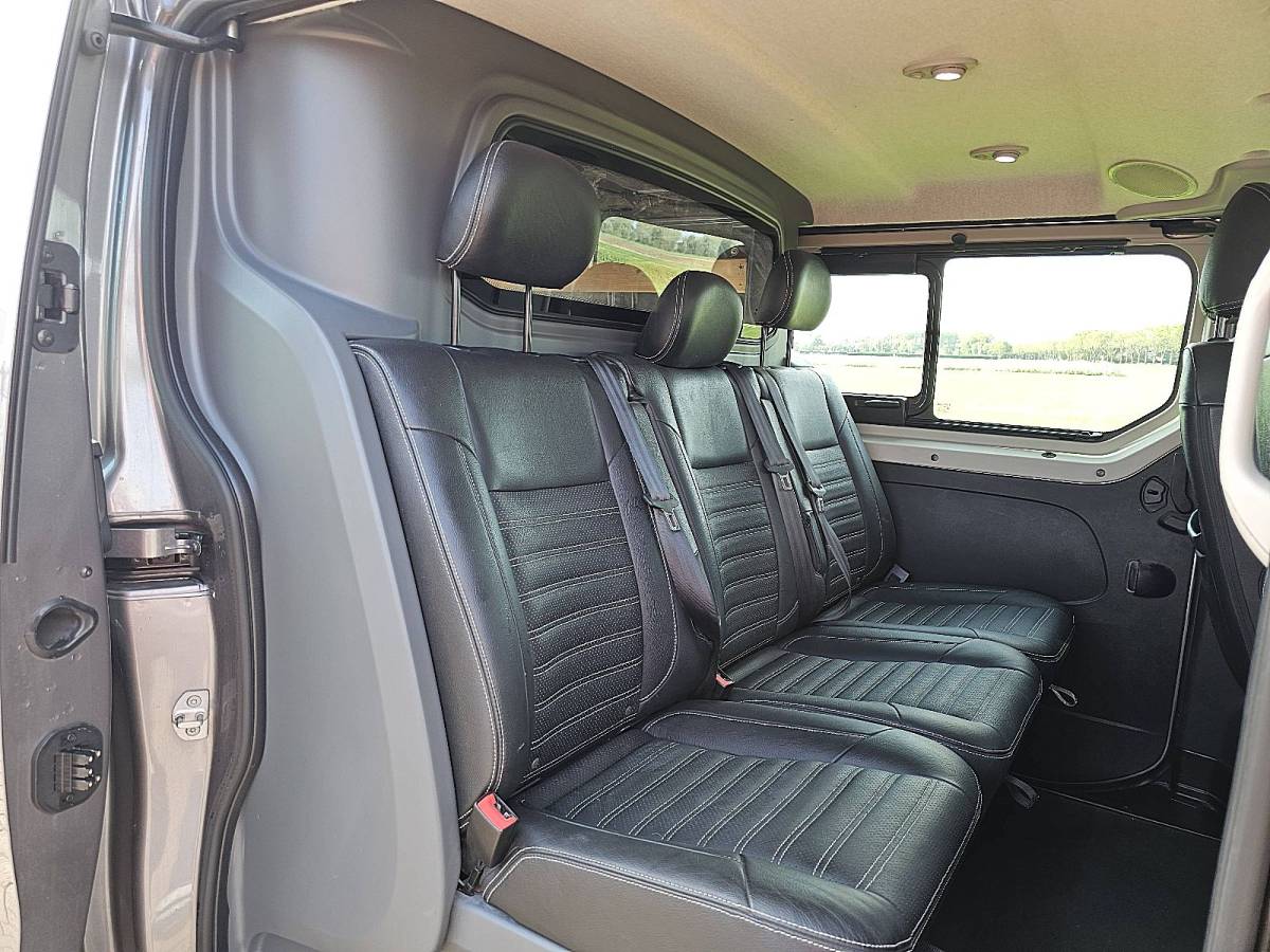 Renault Trafic RENAULT TRAFIC 1.6 DCI L2H1 dubbel cabine lang leder carplay climatronic EURO6 dubbele schuifdeur!