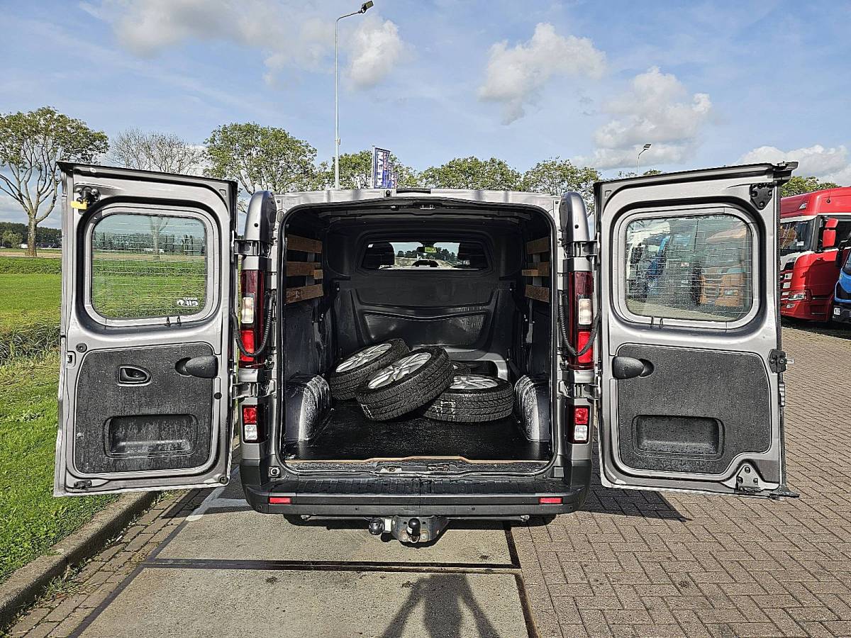 Renault Trafic RENAULT TRAFIC 1.6 DCI L2H1 dubbel cabine lang leder carplay climatronic EURO6 dubbele schuifdeur!