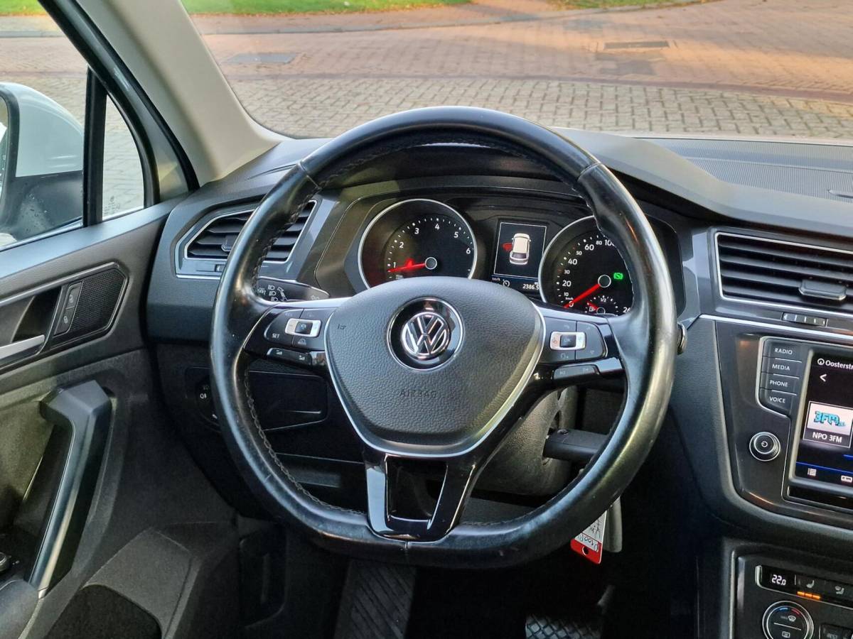 Volkswagen Tiguan Volkswagen Tiguan 1.4 TSI ACT Highline|DSG|Clima|Trekhaak|PDC|Carplay|LED|ACC|