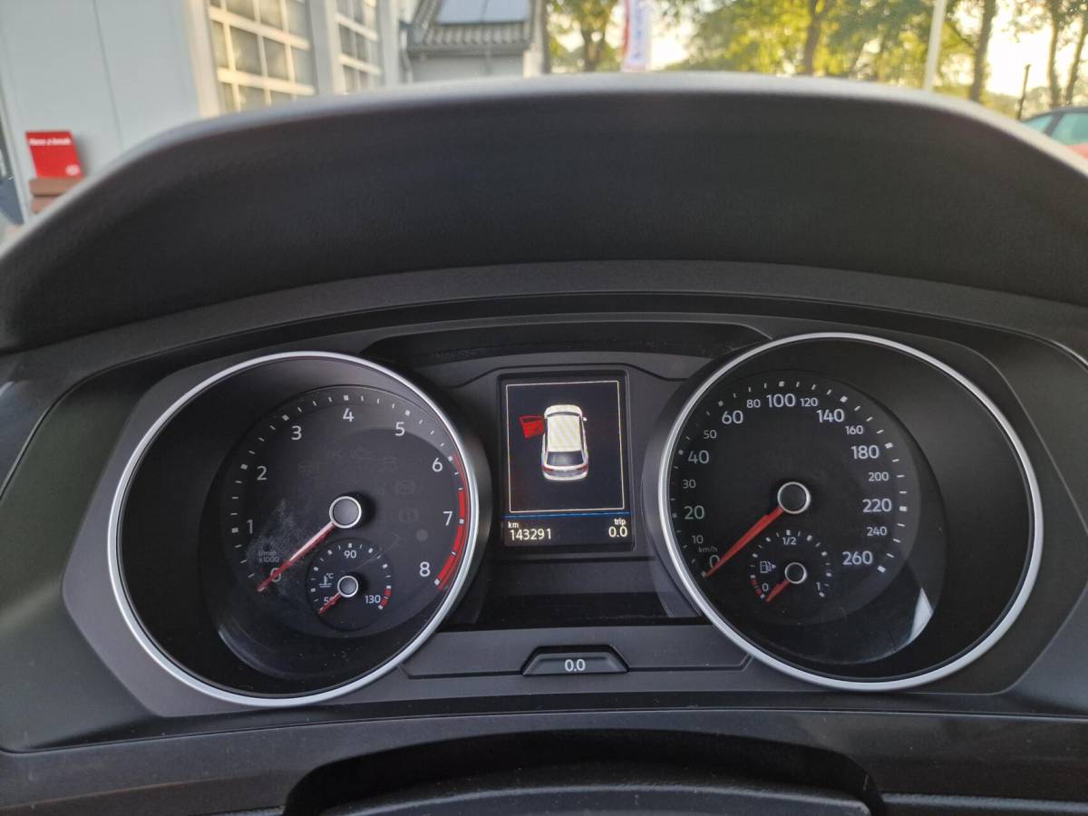 Volkswagen Tiguan Volkswagen Tiguan 1.4 TSI ACT Highline|DSG|Clima|Trekhaak|PDC|Carplay|LED|ACC|