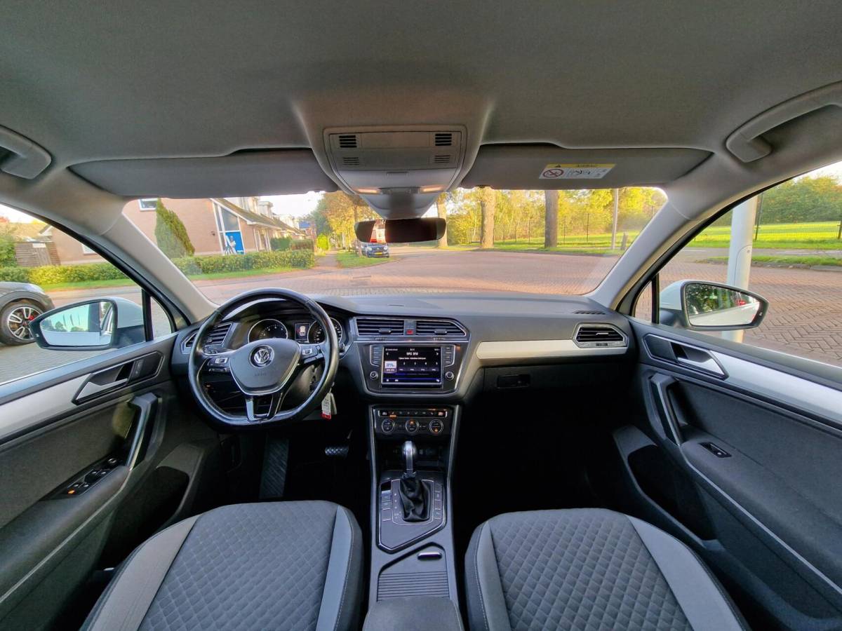 Volkswagen Tiguan Volkswagen Tiguan 1.4 TSI ACT Highline|DSG|Clima|Trekhaak|PDC|Carplay|LED|ACC|