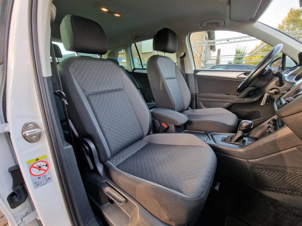 Volkswagen Tiguan Volkswagen Tiguan 1.4 TSI ACT Highline|DSG|Clima|Trekhaak|PDC|Carplay|LED|ACC|
