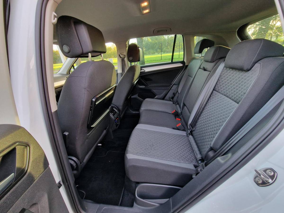 Volkswagen Tiguan Volkswagen Tiguan 1.4 TSI ACT Highline|DSG|Clima|Trekhaak|PDC|Carplay|LED|ACC|