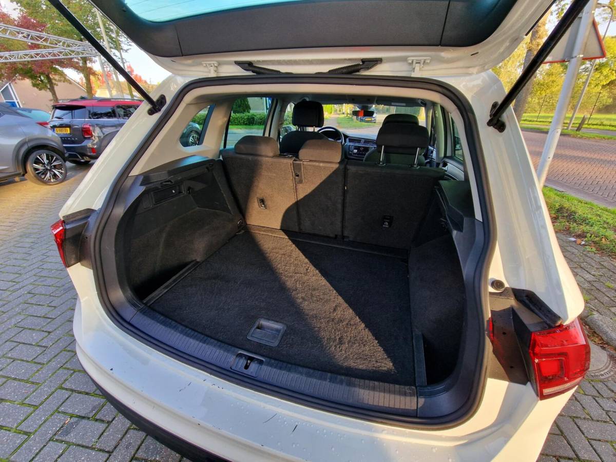 Volkswagen Tiguan Volkswagen Tiguan 1.4 TSI ACT Highline|DSG|Clima|Trekhaak|PDC|Carplay|LED|ACC|
