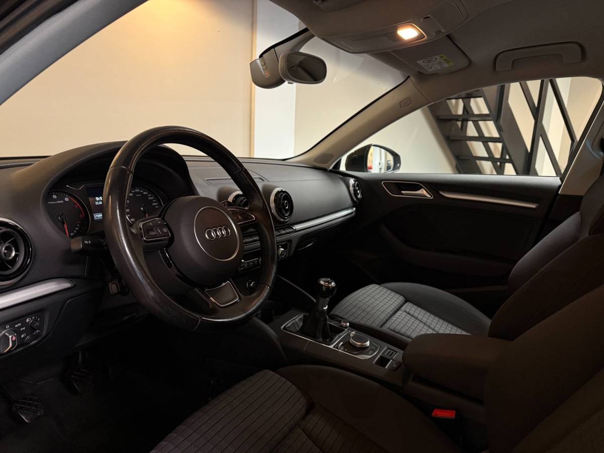 Audi A3 Audi A3 Sportback 1.4 TFSI CoD Ambition Pro Line plus *Carplay* Stoelverw.|Dashcam|Trekhaak|Cruise|Climate|PDC|18”Velgen|Metallic