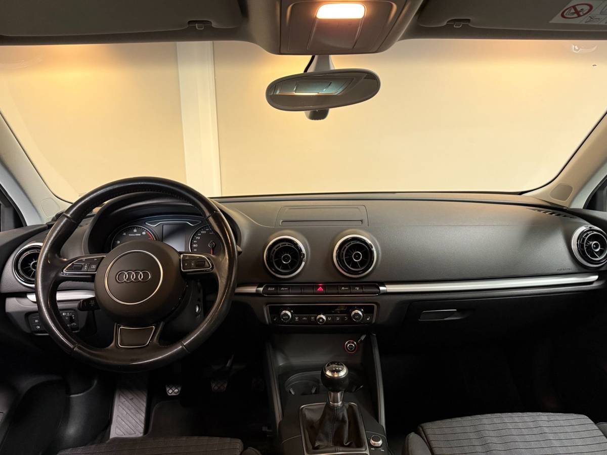 Audi A3 Audi A3 Sportback 1.4 TFSI CoD Ambition Pro Line plus *Carplay* Stoelverw.|Dashcam|Trekhaak|Cruise|Climate|PDC|18”Velgen|Metallic