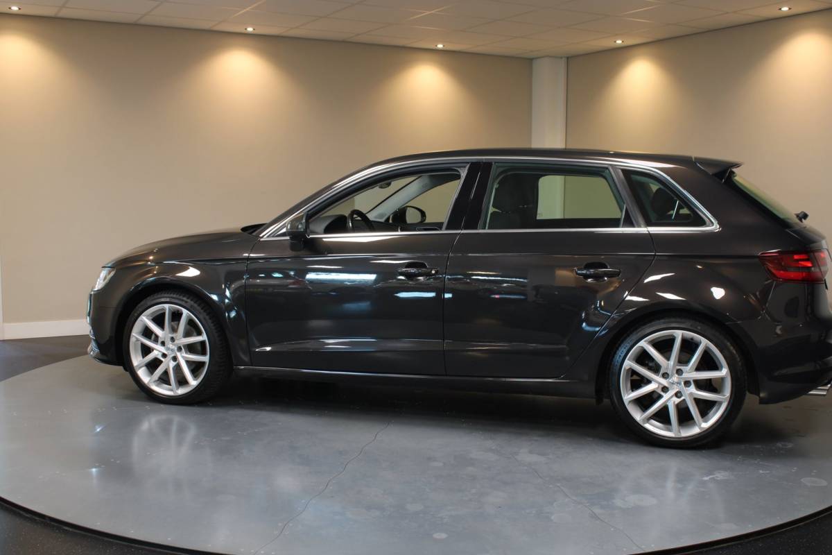 Audi A3 Audi A3 Sportback 1.4 TFSI CoD Ambition Pro Line plus *Carplay* Stoelverw.|Dashcam|Trekhaak|Cruise|Climate|PDC|18”Velgen|Metallic