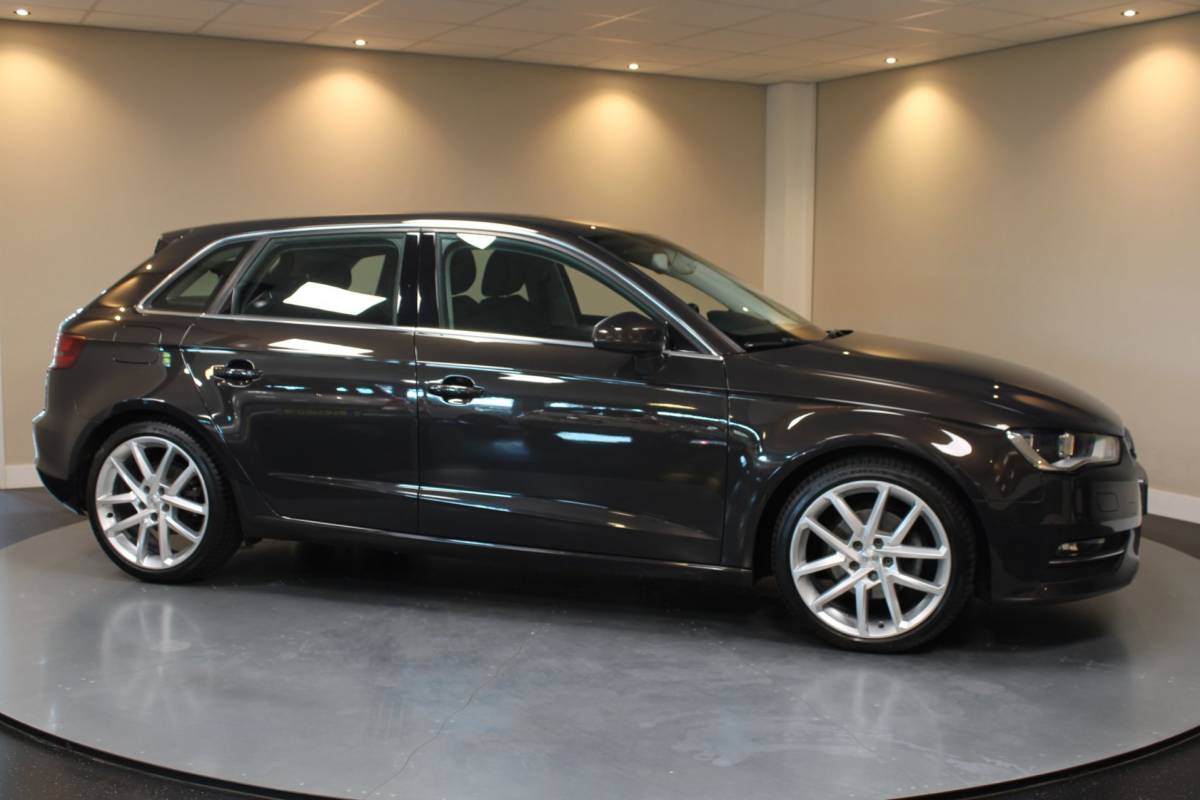 Audi A3 Audi A3 Sportback 1.4 TFSI CoD Ambition Pro Line plus *Carplay* Stoelverw.|Dashcam|Trekhaak|Cruise|Climate|PDC|18”Velgen|Metallic