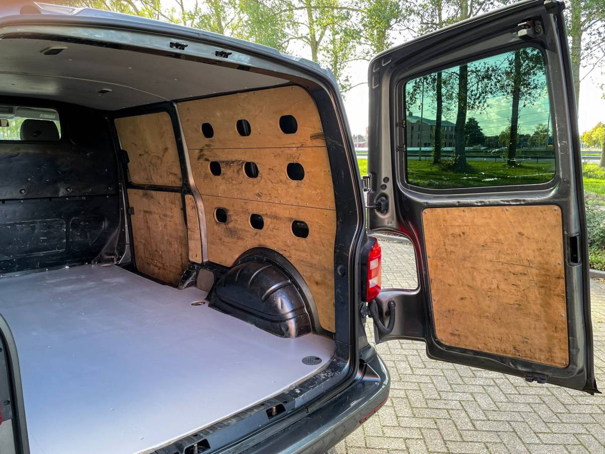 Volkswagen Transporter Volkswagen Transporter 2.0 TDI 150 pk L2H1 | Airco | 20″ Lmv | 3 zits | MARGE |