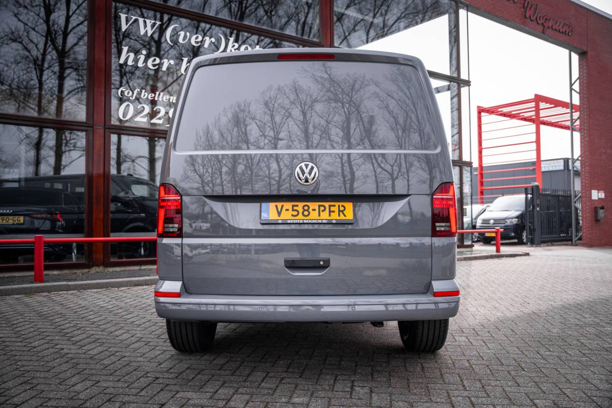 Volkswagen Transporter Volkswagen Transporter 2.0 TDI 150pk | L2 | Automaat | Stoelverwarming | Navigatie | Adaptieve cruise control |Carplay |