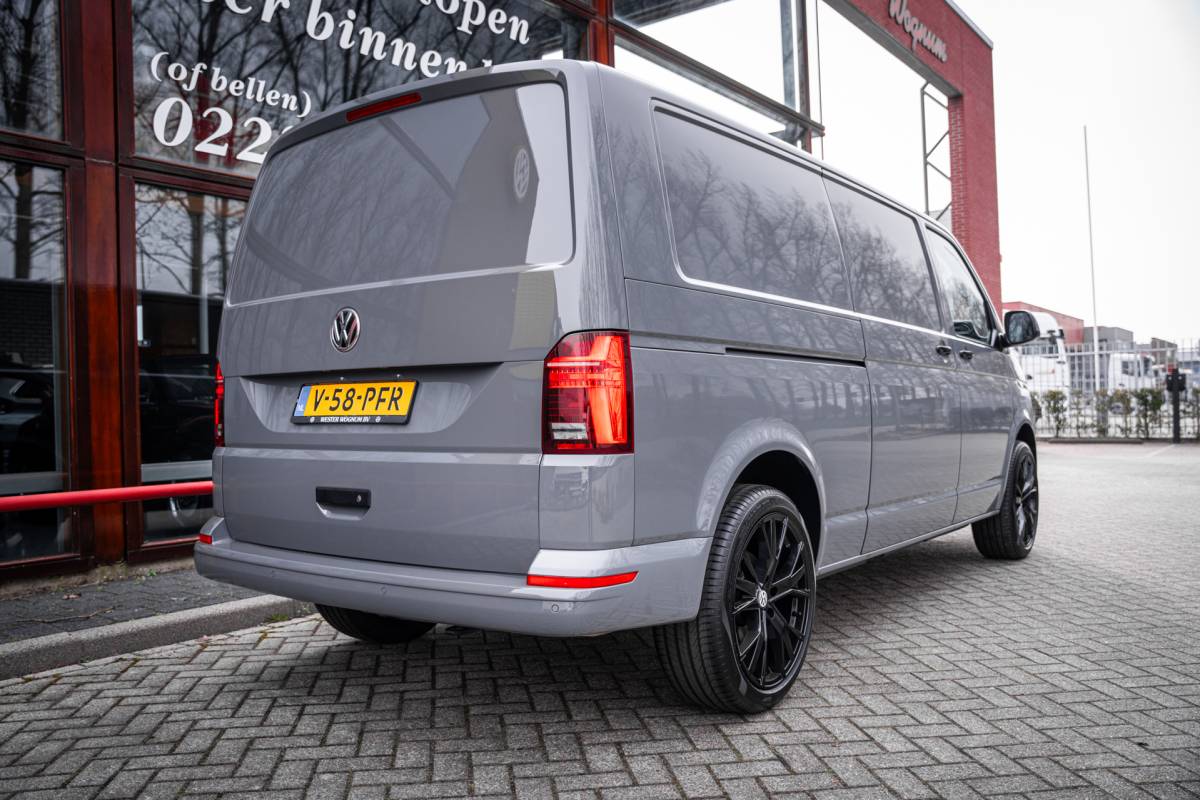 Volkswagen Transporter Volkswagen Transporter 2.0 TDI 150pk | L2 | Automaat | Stoelverwarming | Navigatie | Adaptieve cruise control |Carplay |