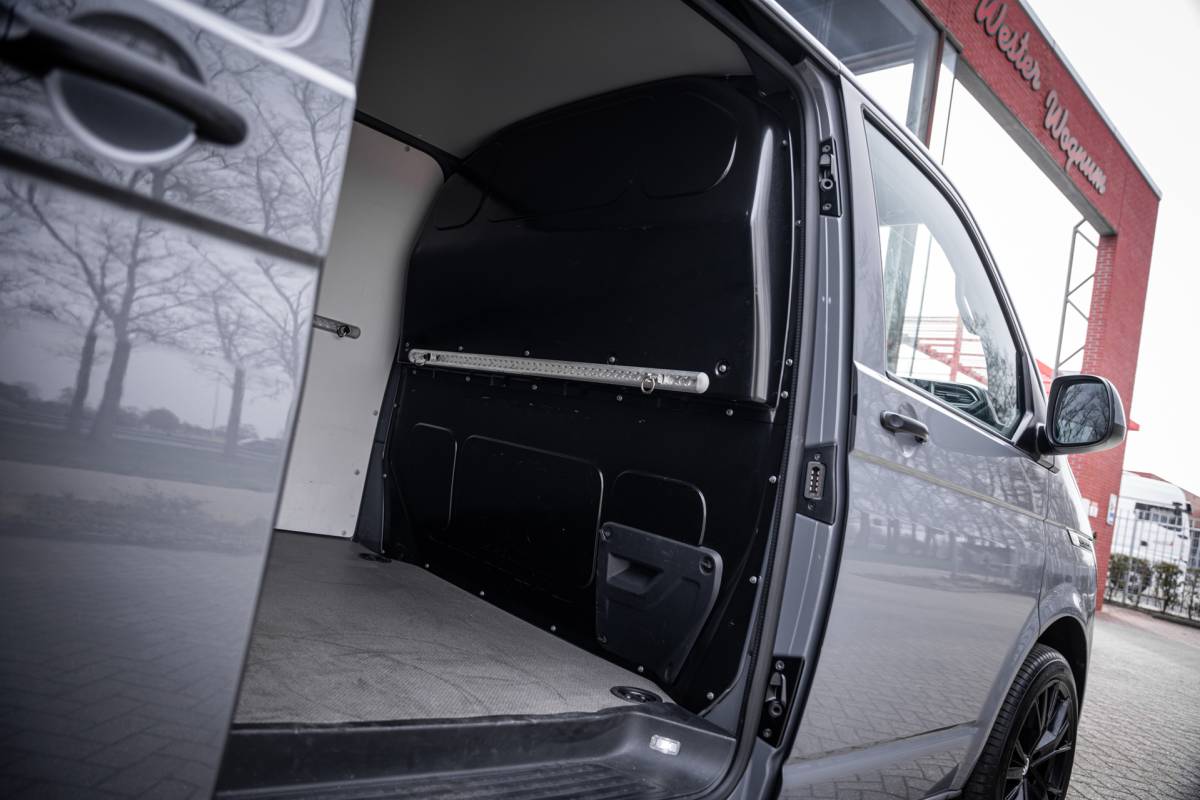 Volkswagen Transporter Volkswagen Transporter 2.0 TDI 150pk | L2 | Automaat | Stoelverwarming | Navigatie | Adaptieve cruise control |Carplay |