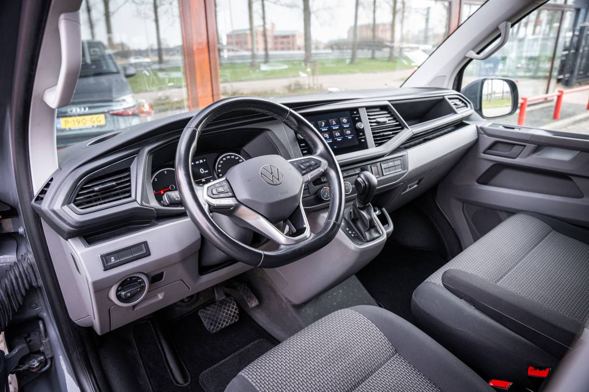 Volkswagen Transporter Volkswagen Transporter 2.0 TDI 150pk | L2 | Automaat | Stoelverwarming | Navigatie | Adaptieve cruise control |Carplay |
