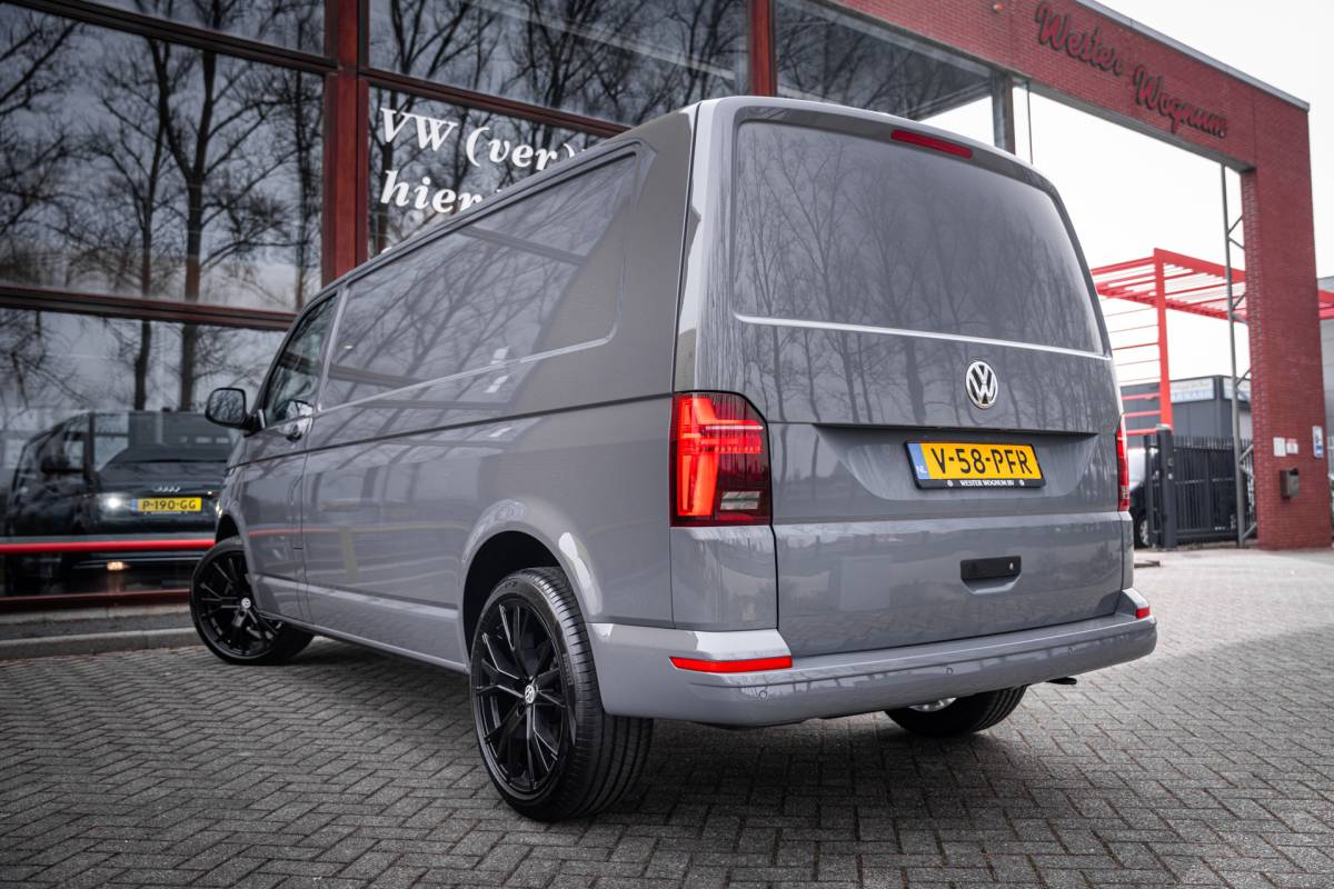 Volkswagen Transporter Volkswagen Transporter 2.0 TDI 150pk | L2 | Automaat | Stoelverwarming | Navigatie | Adaptieve cruise control |Carplay |