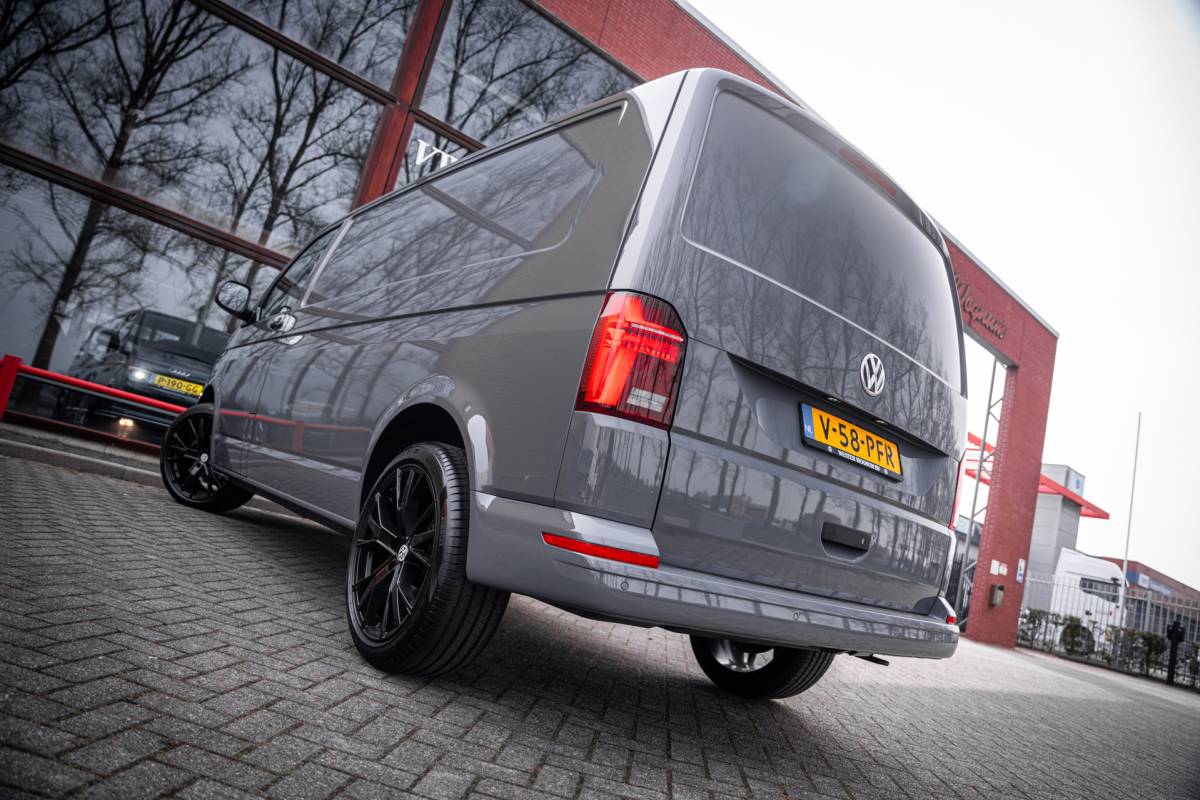 Volkswagen Transporter Volkswagen Transporter 2.0 TDI 150pk | L2 | Automaat | Stoelverwarming | Navigatie | Adaptieve cruise control |Carplay |