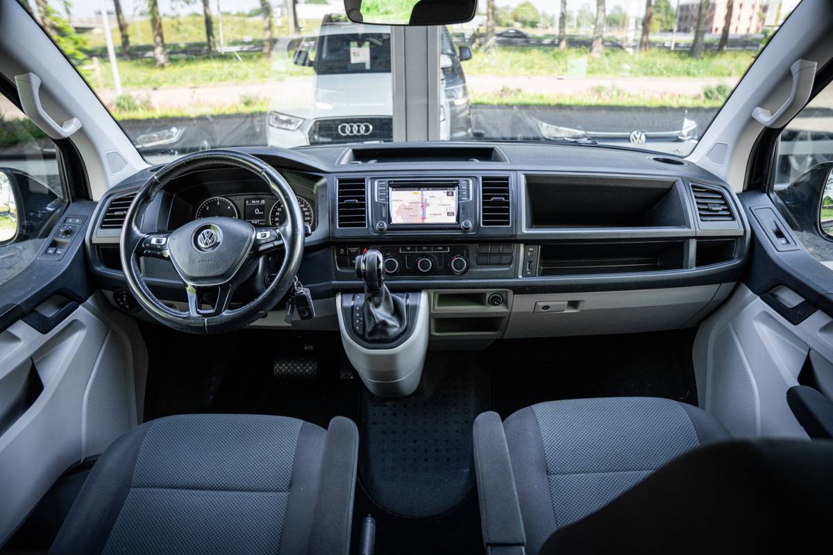 Volkswagen Transporter Volkswagen Transporter 2.0 TDI 150pk L2 DC | DSG | Trekhaak | PDC | Navigatie | Cruise | 18 LMV