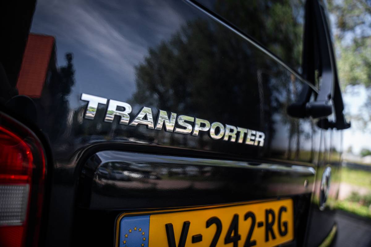 Volkswagen Transporter Volkswagen Transporter 2.0 TDI 150pk L2 DC | DSG | Trekhaak | PDC | Navigatie | Cruise | 18 LMV