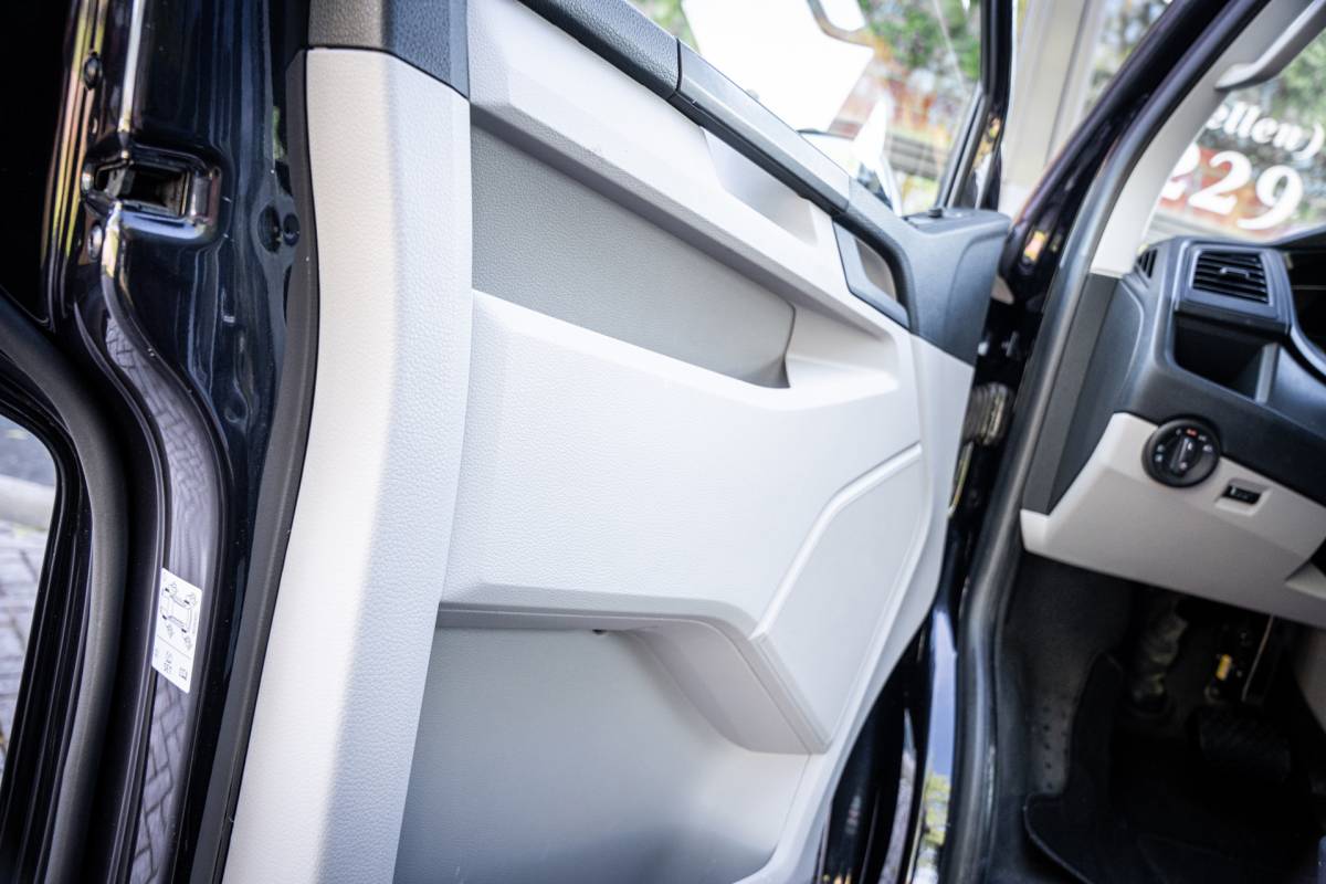 Volkswagen Transporter Volkswagen Transporter 2.0 TDI 150pk L2 DC | DSG | Trekhaak | PDC | Navigatie | Cruise | 18 LMV