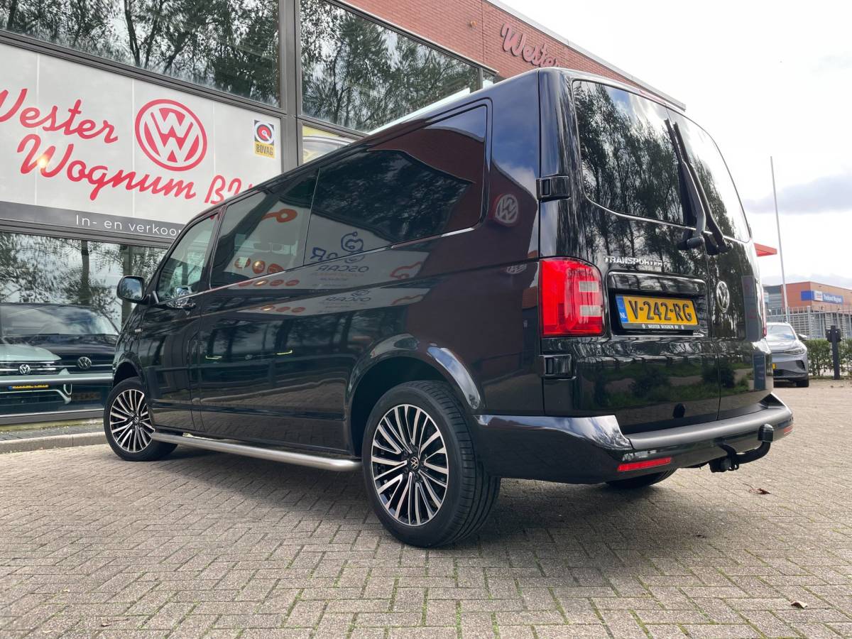 Volkswagen Transporter Volkswagen Transporter 2.0 TDI 150pk L2 DC | DSG | Trekhaak | PDC | Navigatie | Cruise | 18 LMV