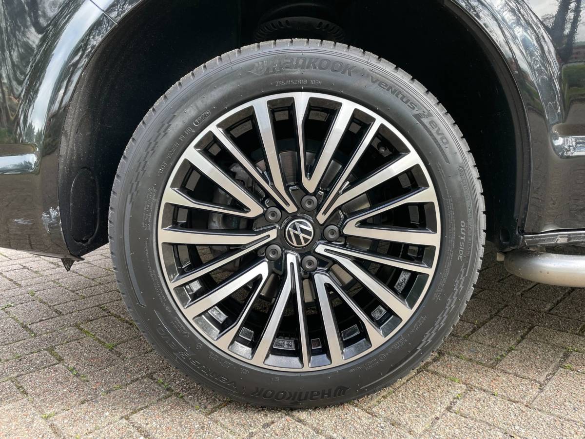 Volkswagen Transporter Volkswagen Transporter 2.0 TDI 150pk L2 DC | DSG | Trekhaak | PDC | Navigatie | Cruise | 18 LMV