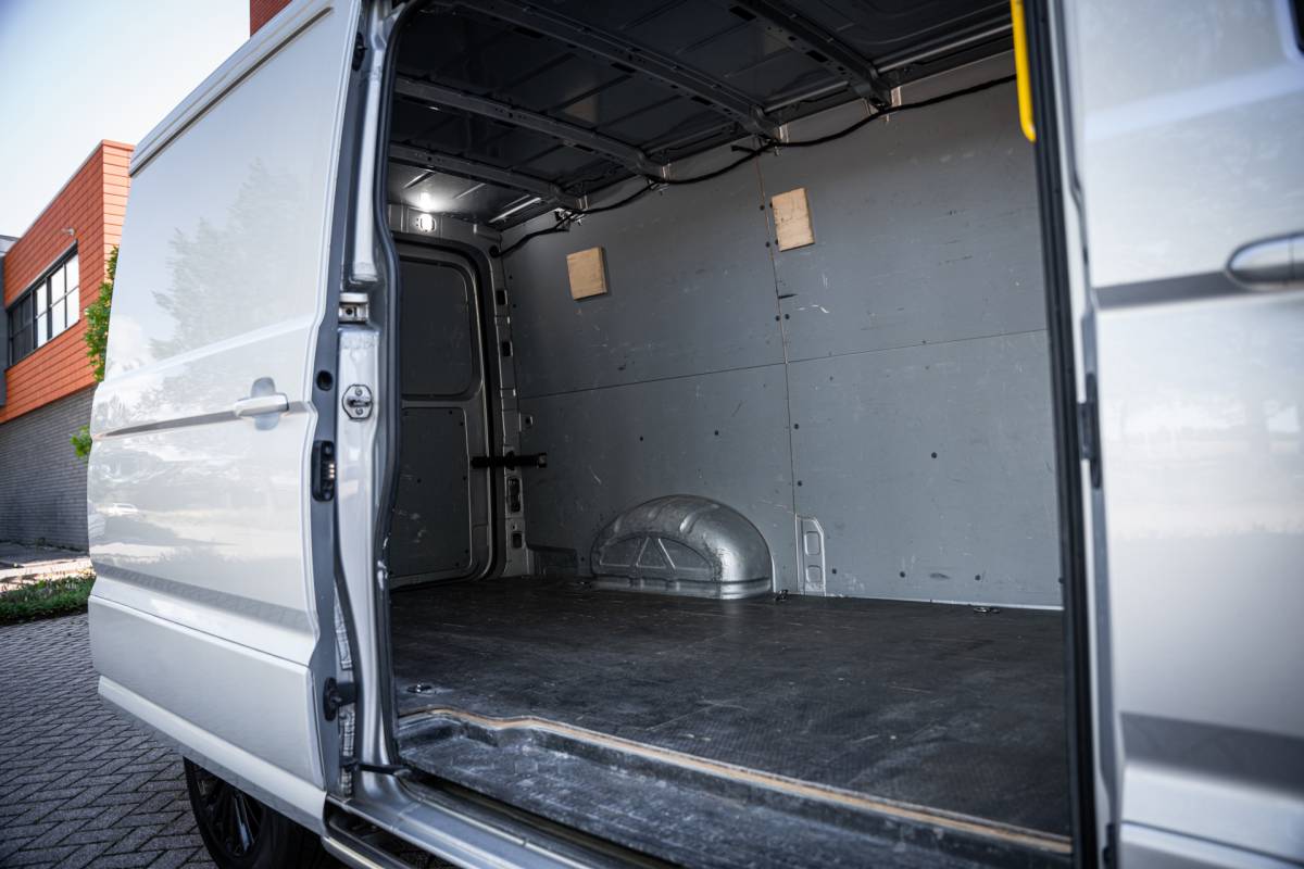 Volkswagen Crafter Volkswagen Crafter 30 2.0 TDI 177pk L2H1 | 3000kg trekgewicht | Aut. | Navi | LED | PDC | Euro6 |