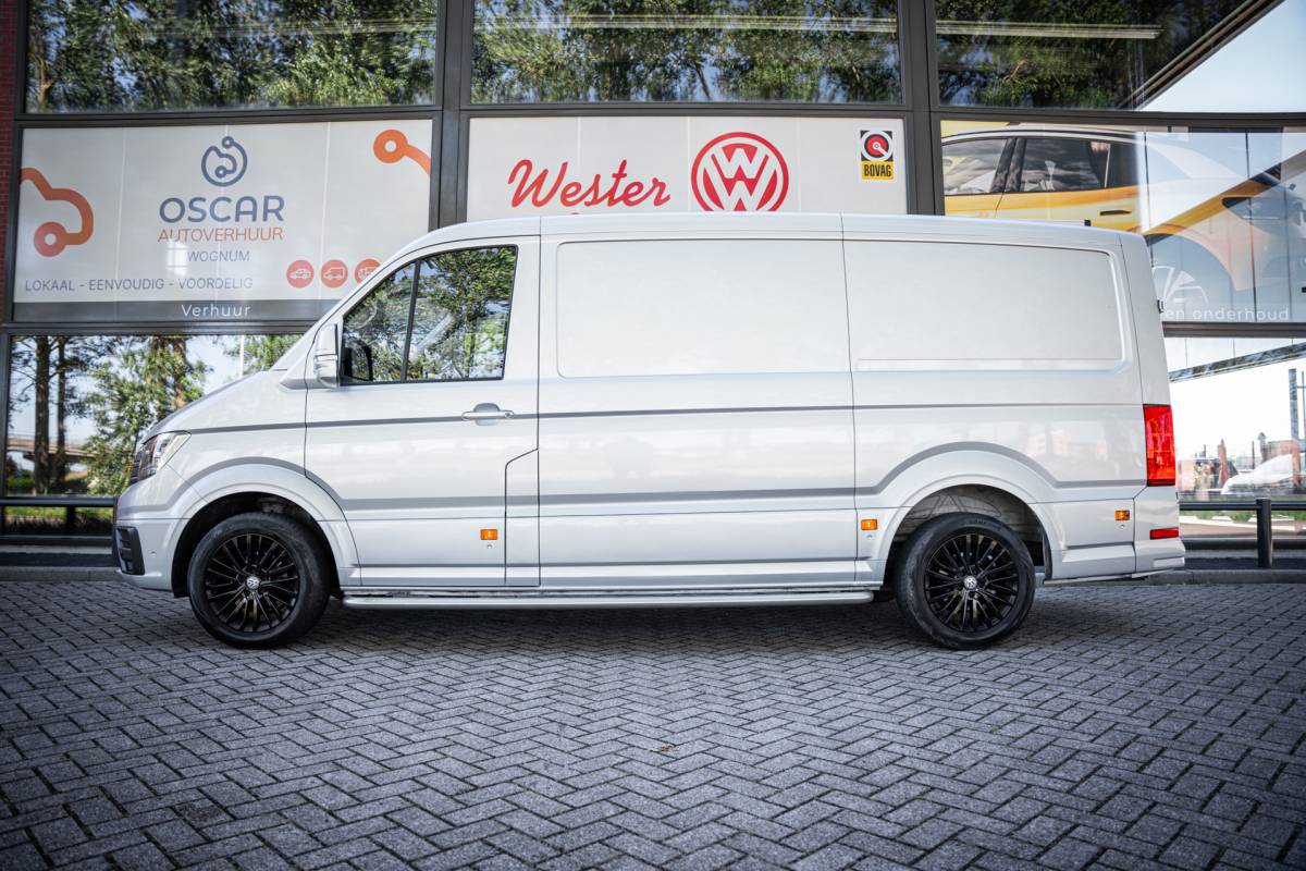 Volkswagen Crafter Volkswagen Crafter 30 2.0 TDI 177pk L2H1 | 3000kg trekgewicht | Aut. | Navi | LED | PDC | Euro6 |