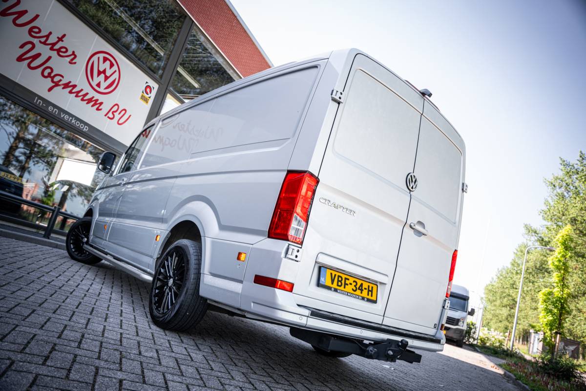 Volkswagen Crafter Volkswagen Crafter 30 2.0 TDI 177pk L2H1 | 3000kg trekgewicht | Aut. | Navi | LED | PDC | Euro6 |