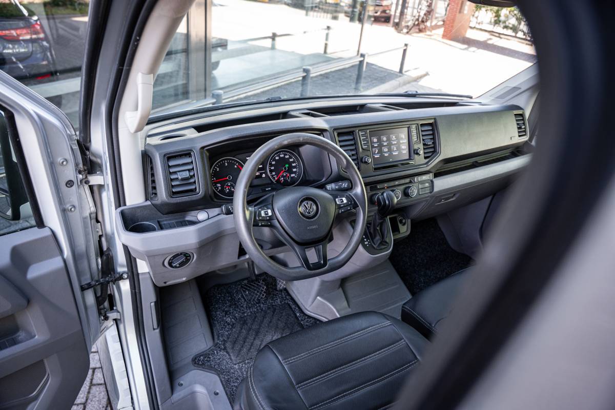 Volkswagen Crafter Volkswagen Crafter 30 2.0 TDI 177pk L2H1 | 3000kg trekgewicht | Aut. | Navi | LED | PDC | Euro6 |