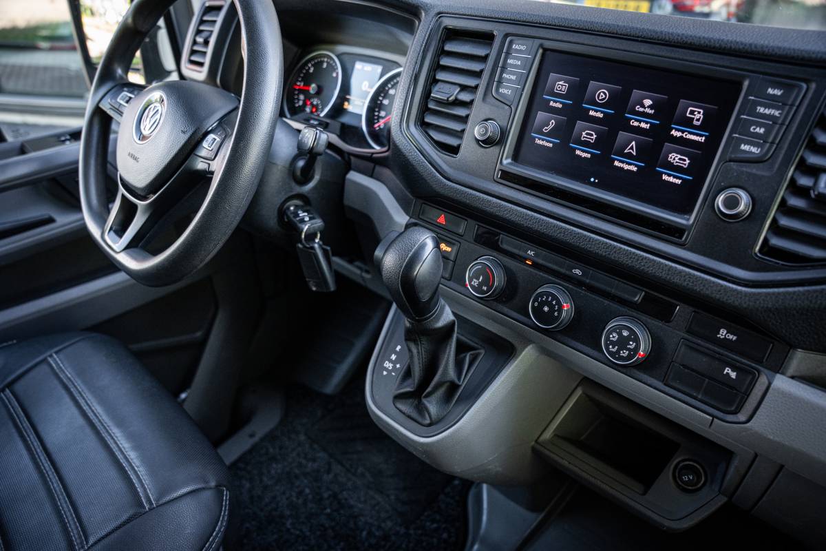 Volkswagen Crafter Volkswagen Crafter 30 2.0 TDI 177pk L2H1 | 3000kg trekgewicht | Aut. | Navi | LED | PDC | Euro6 |