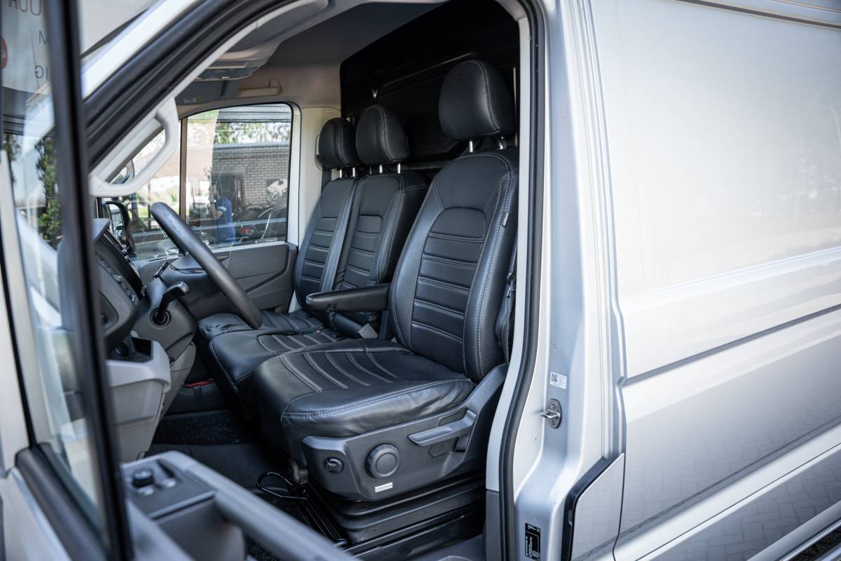 Volkswagen Crafter Volkswagen Crafter 30 2.0 TDI 177pk L2H1 | 3000kg trekgewicht | Aut. | Navi | LED | PDC | Euro6 |