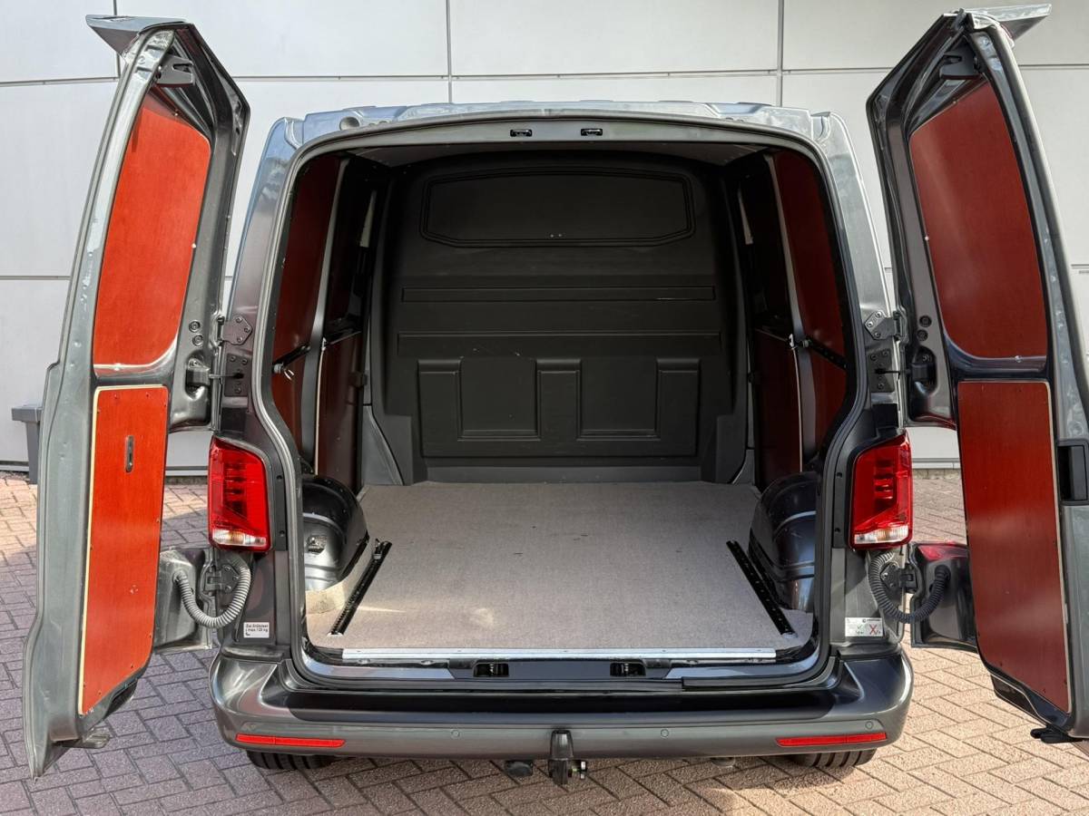 Volkswagen Transporter Volkswagen Transporter 2.0 TDI 150 PK DSG 28 Bulli 2 x Schuifdeur