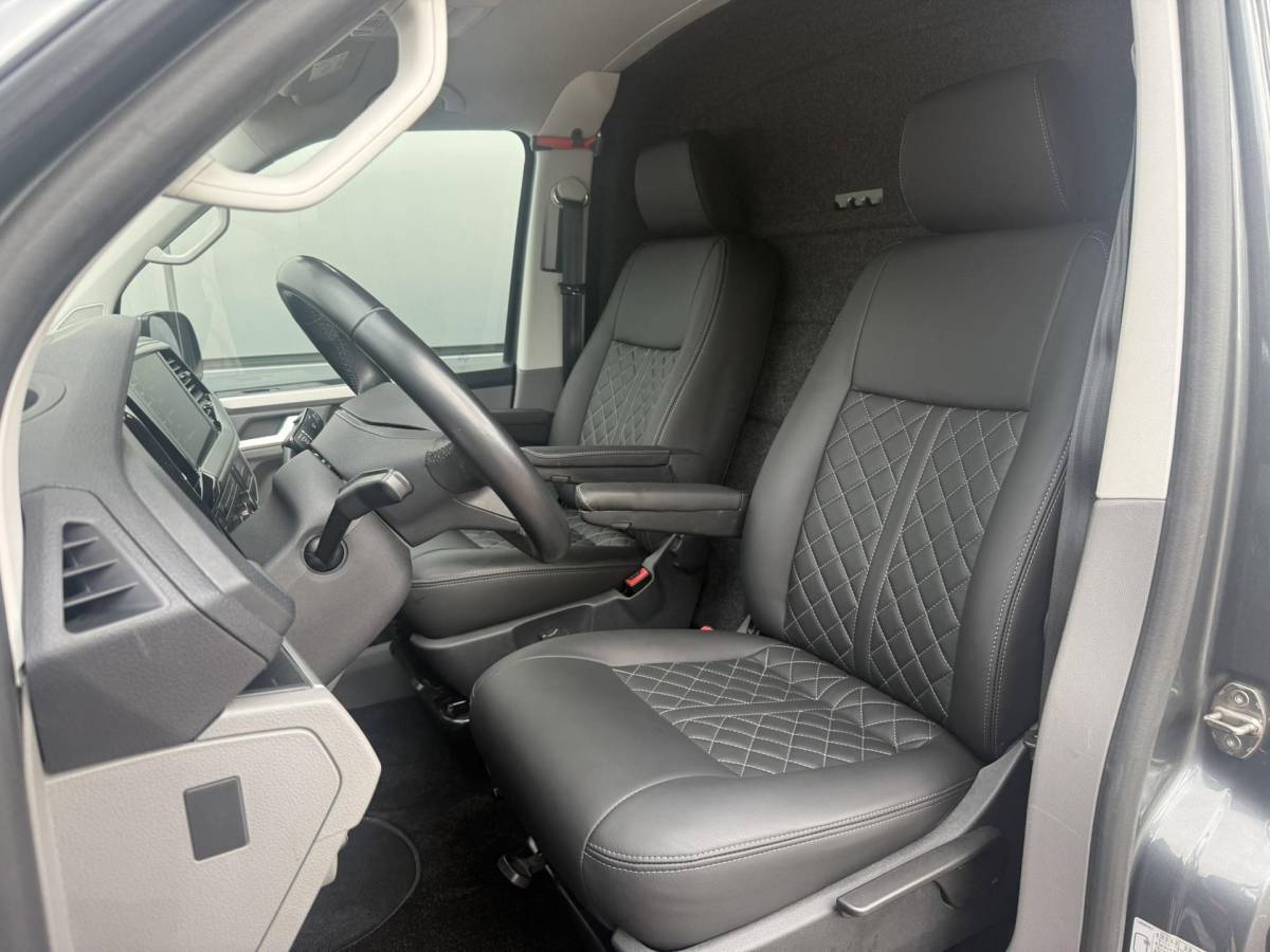 Volkswagen Transporter Volkswagen Transporter 2.0 TDI 150 PK DSG 28 Bulli 2 x Schuifdeur