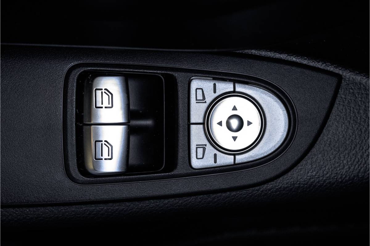Mercedes-Benz Vito Mercedes-Benz Vito **116 CDI L2H1 | 164 PK | Euro 6 | Cruise | Carplay | Airco | Camera | PDC**