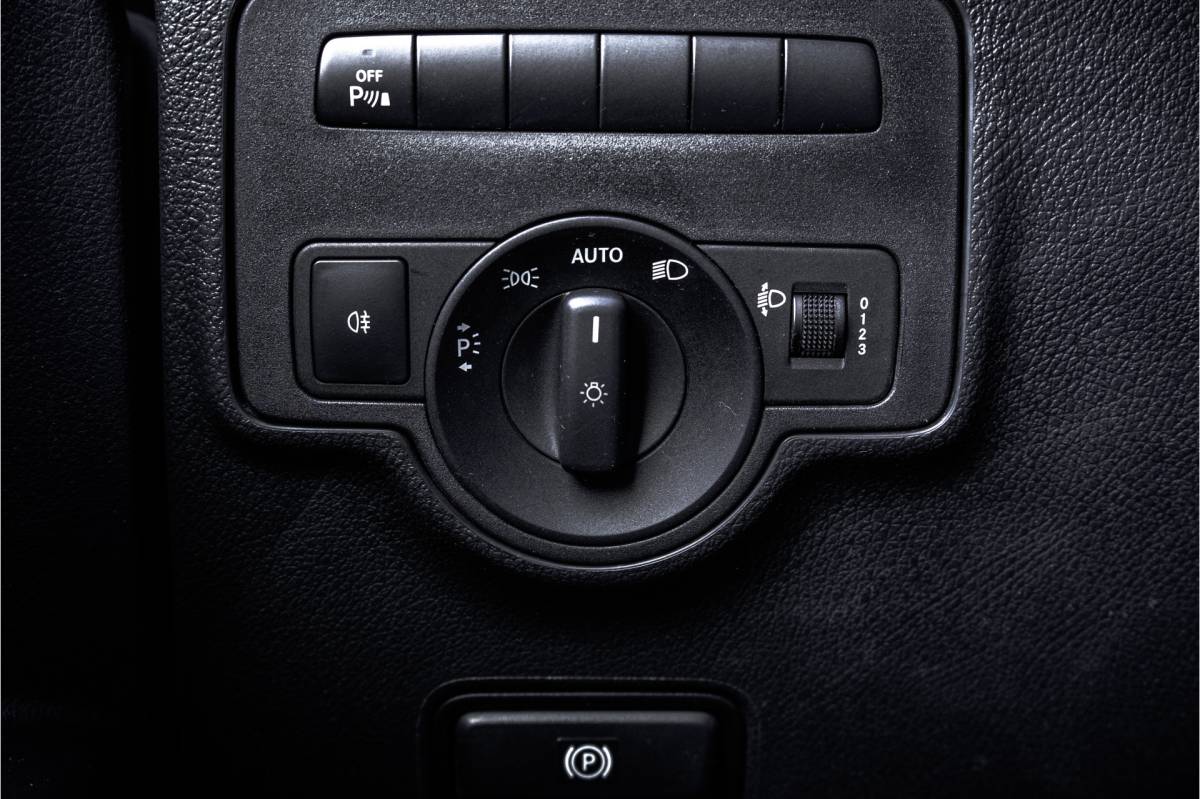 Mercedes-Benz Vito Mercedes-Benz Vito **116 CDI L2H1 | 164 PK | Euro 6 | Cruise | Carplay | Airco | Camera | PDC**