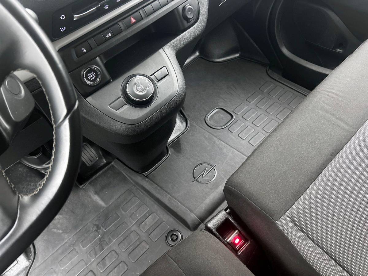 Opel Vivaro Opel Vivaro 2.0 BlueHDi 145PK L3 Automaat Airco Navigatie Cruise Control Trekhaak