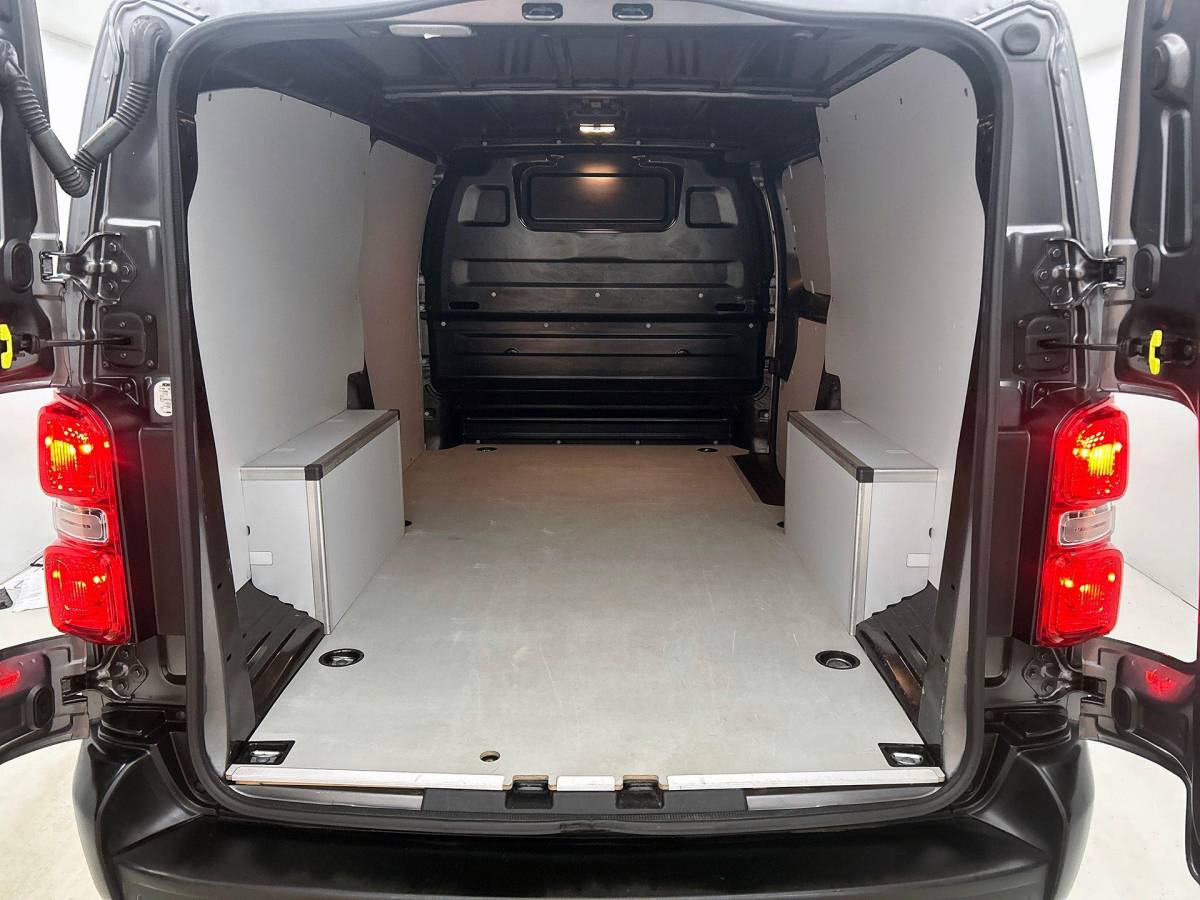 Opel Vivaro Opel Vivaro 2.0 BlueHDi 145PK L3 Automaat Airco Navigatie Cruise Control Trekhaak