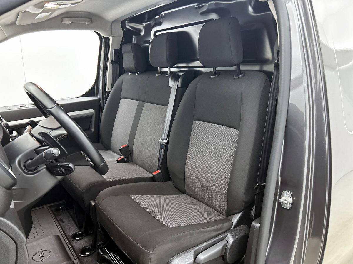 Opel Vivaro Opel Vivaro 2.0 BlueHDi 145PK L3 Automaat Airco Navigatie Cruise Control Trekhaak