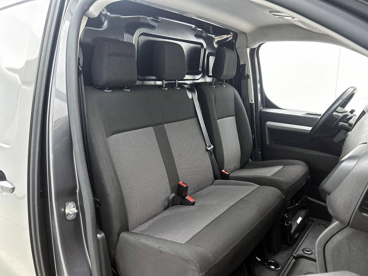 Opel Vivaro Opel Vivaro 2.0 BlueHDi 145PK L3 Automaat Airco Navigatie Cruise Control Trekhaak