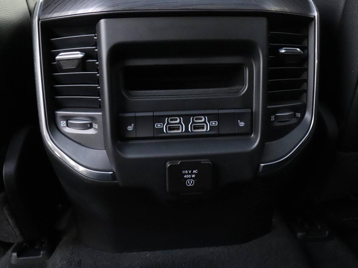 Dodge Ram 1500 Dodge Ram 1500 5.7 V8 4×4 Crew Cab Laramie | LPG | H&K | LEDER | MEMORY | PANO | LUCHTVERING | TREKHAAK | STOELVERK. | 360° CAMERA | CAMERA | NAVI | CRUISE |