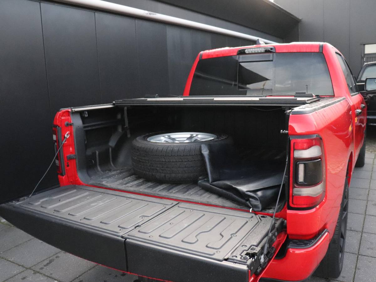 Dodge Ram 1500 Dodge Ram 1500 5.7 V8 4×4 Crew Cab Laramie | LPG | H&K | LEDER | MEMORY | PANO | LUCHTVERING | TREKHAAK | STOELVERK. | 360° CAMERA | CAMERA | NAVI | CRUISE |