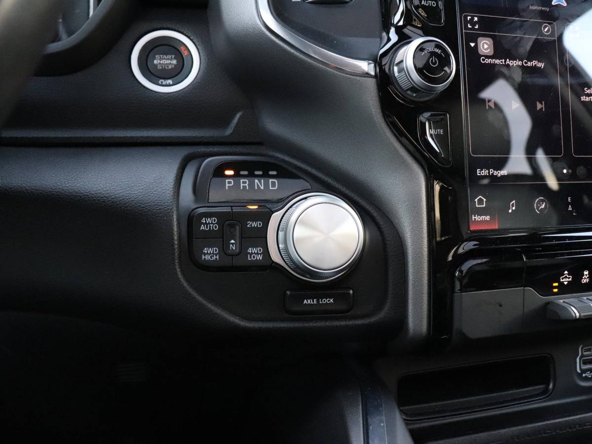 Dodge Ram 1500 Dodge Ram 1500 5.7 V8 4×4 Crew Cab Laramie | LPG | H&K | LEDER | MEMORY | PANO | LUCHTVERING | TREKHAAK | STOELVERK. | 360° CAMERA | CAMERA | NAVI | CRUISE |