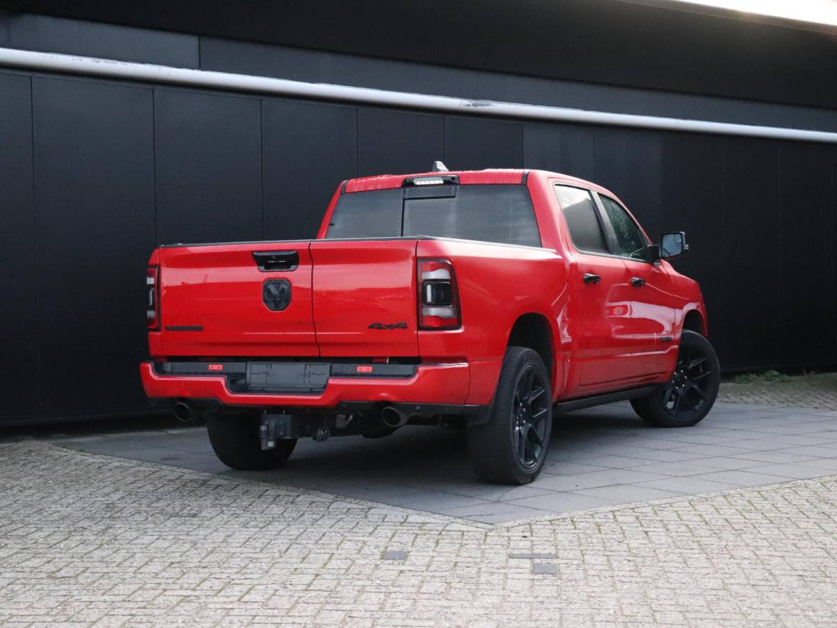 Dodge Ram 1500 Dodge Ram 1500 5.7 V8 4×4 Crew Cab Laramie | LPG | H&K | LEDER | MEMORY | PANO | LUCHTVERING | TREKHAAK | STOELVERK. | 360° CAMERA | CAMERA | NAVI | CRUISE |