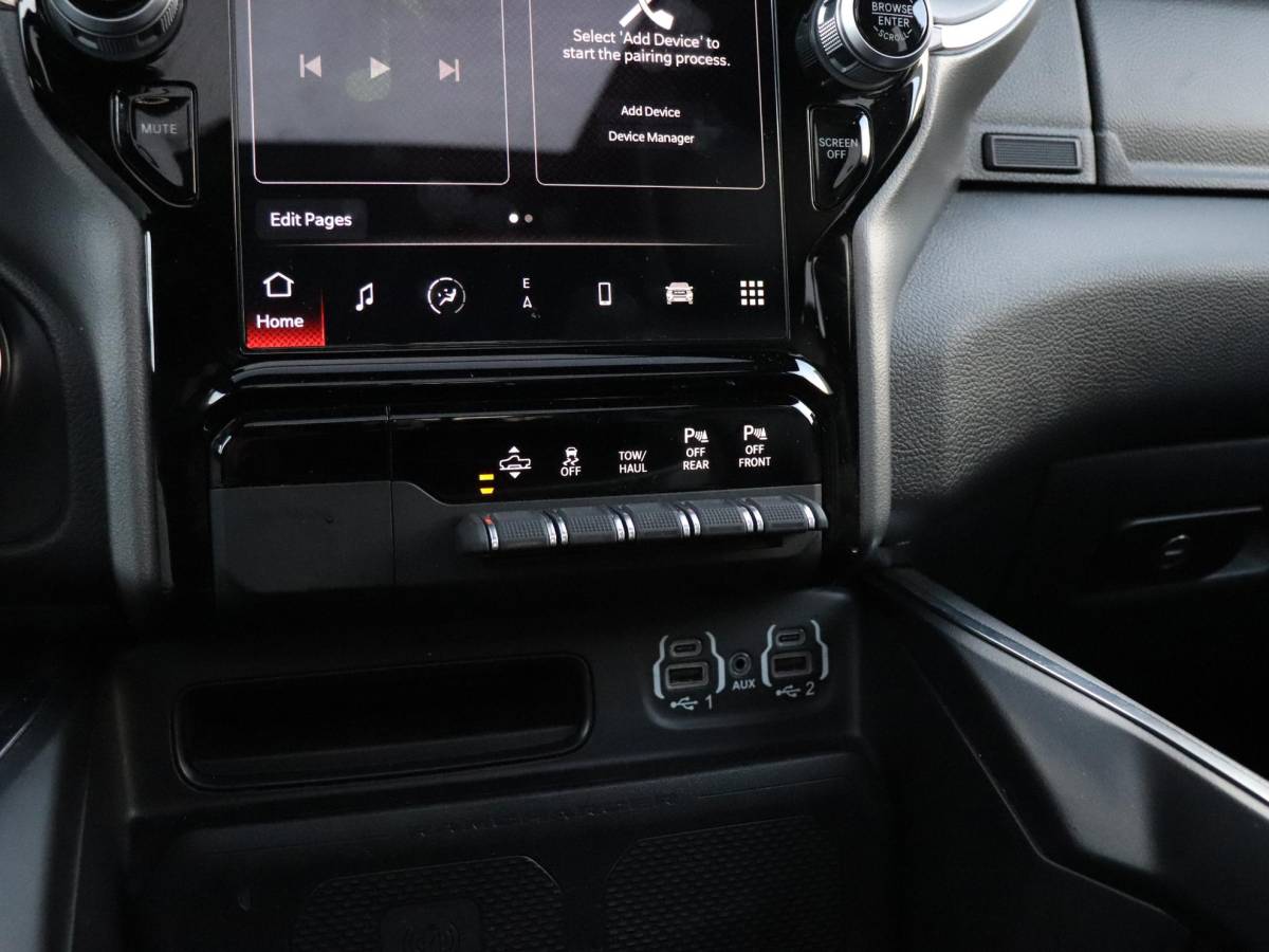 Dodge Ram 1500 Dodge Ram 1500 5.7 V8 4×4 Crew Cab Laramie | LPG | H&K | LEDER | MEMORY | PANO | LUCHTVERING | TREKHAAK | STOELVERK. | 360° CAMERA | CAMERA | NAVI | CRUISE |