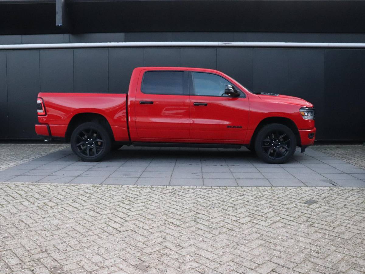 Dodge Ram 1500 Dodge Ram 1500 5.7 V8 4×4 Crew Cab Laramie | LPG | H&K | LEDER | MEMORY | PANO | LUCHTVERING | TREKHAAK | STOELVERK. | 360° CAMERA | CAMERA | NAVI | CRUISE |