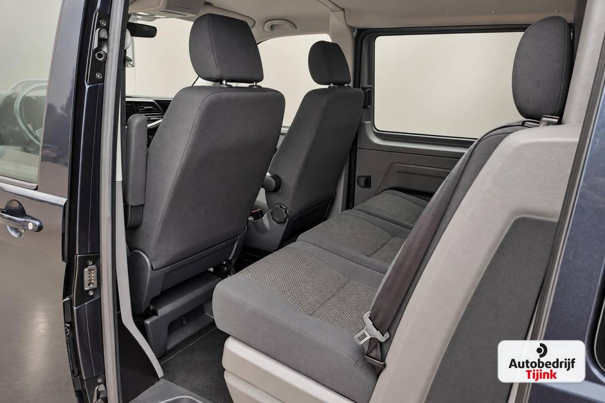 Volkswagen Transporter Volkswagen Transporter 2.0 TDI L2H1 150PK DSG DC Bulli | ACC | 2x Schuifdeur | LED | Virtual | Trekhaak | Sluithulp | Camera | App-connect | LMV |