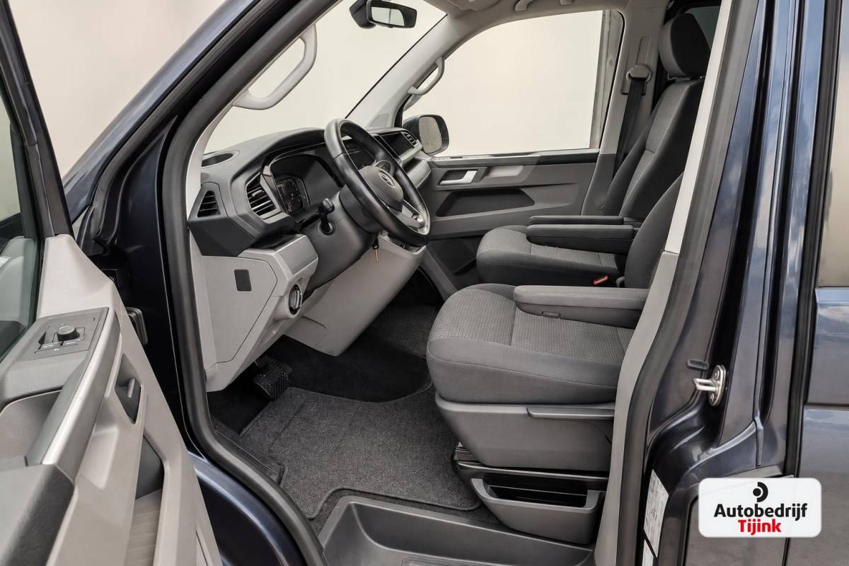 Volkswagen Transporter Volkswagen Transporter 2.0 TDI L2H1 150PK DSG DC Bulli | ACC | 2x Schuifdeur | LED | Virtual | Trekhaak | Sluithulp | Camera | App-connect | LMV |