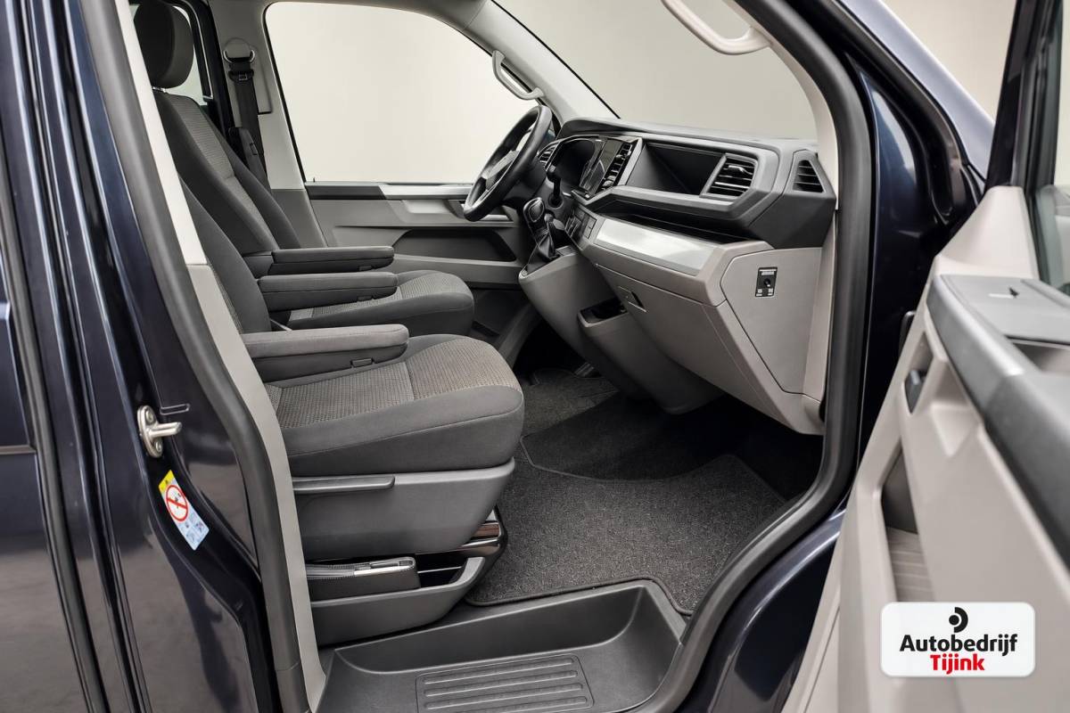 Volkswagen Transporter Volkswagen Transporter 2.0 TDI L2H1 150PK DSG DC Bulli | ACC | 2x Schuifdeur | LED | Virtual | Trekhaak | Sluithulp | Camera | App-connect | LMV |