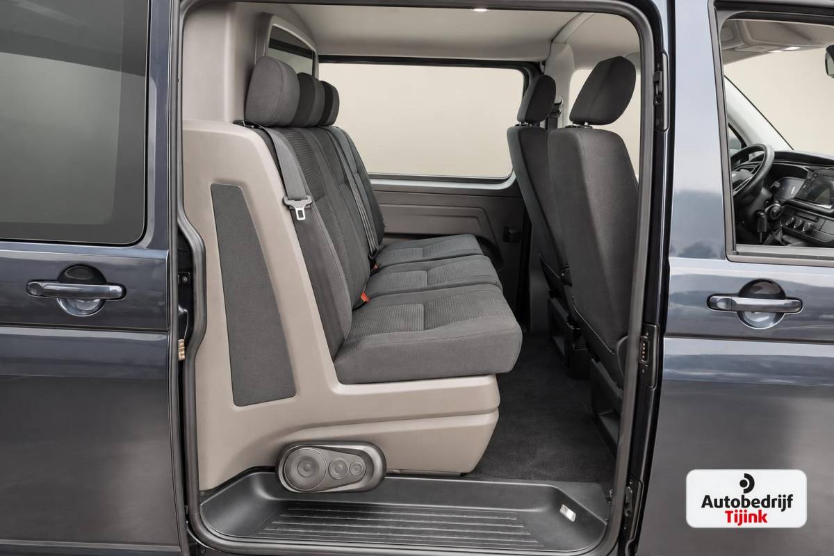 Volkswagen Transporter Volkswagen Transporter 2.0 TDI L2H1 150PK DSG DC Bulli | ACC | 2x Schuifdeur | LED | Virtual | Trekhaak | Sluithulp | Camera | App-connect | LMV |